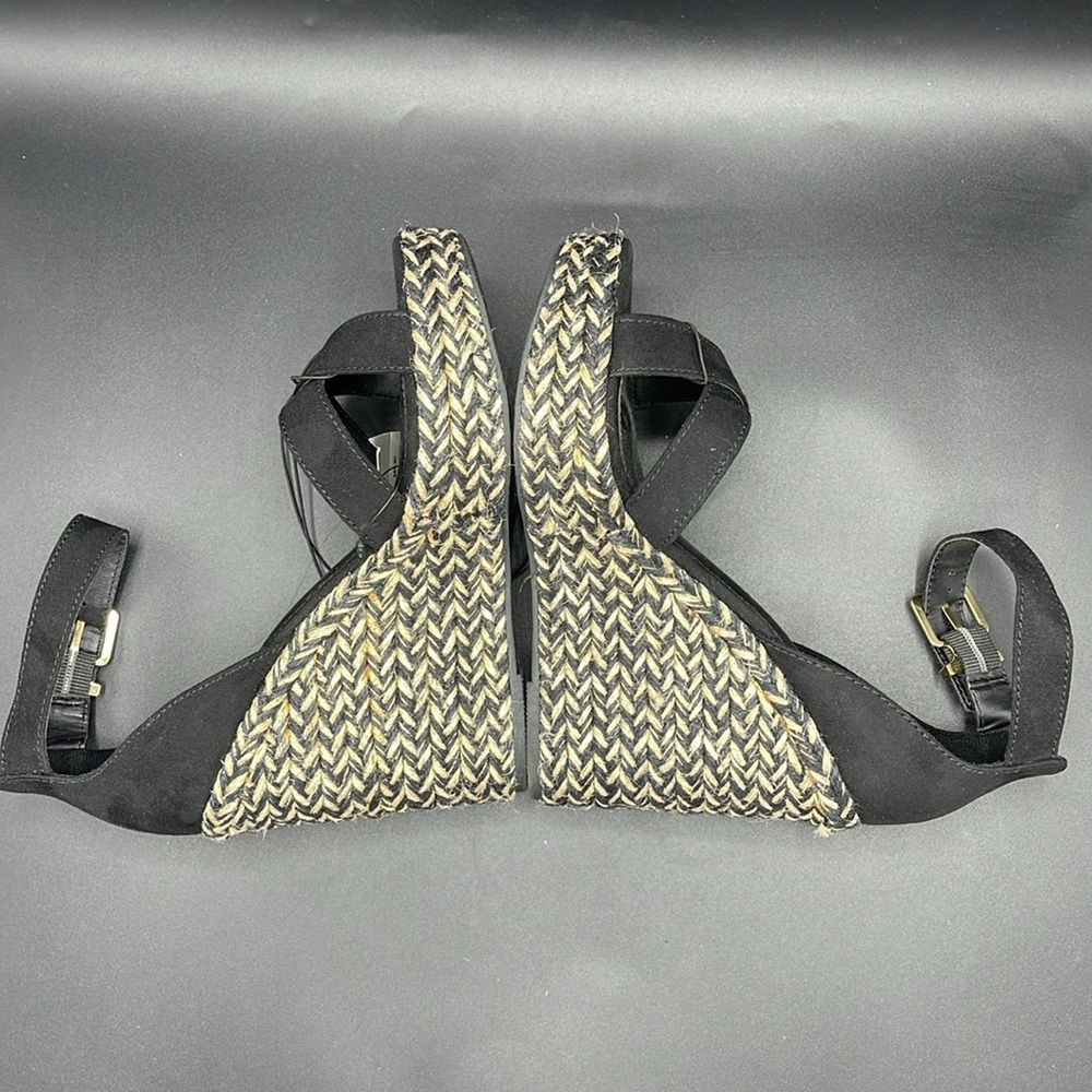 NWT Express Sz 7 Black and Gold Color Scheme Braided Espadrille Wedge